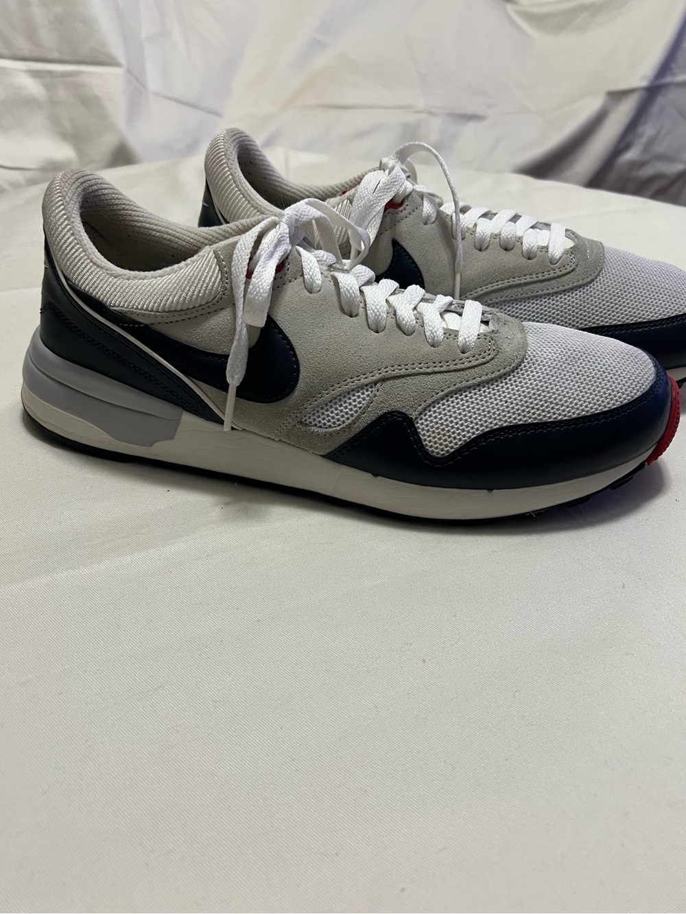 NIKE Air Odyssey Mens Sneakers 652989-104 - Picture 2 of 16